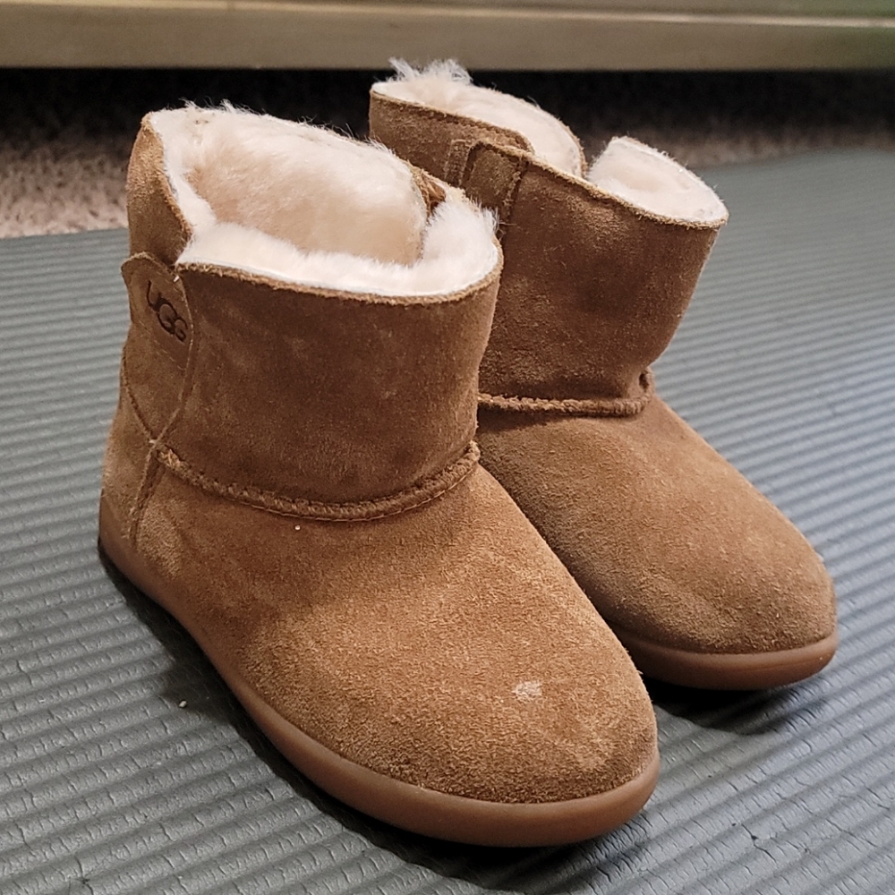 UGG BOOTS TODDLER SIZE 9
